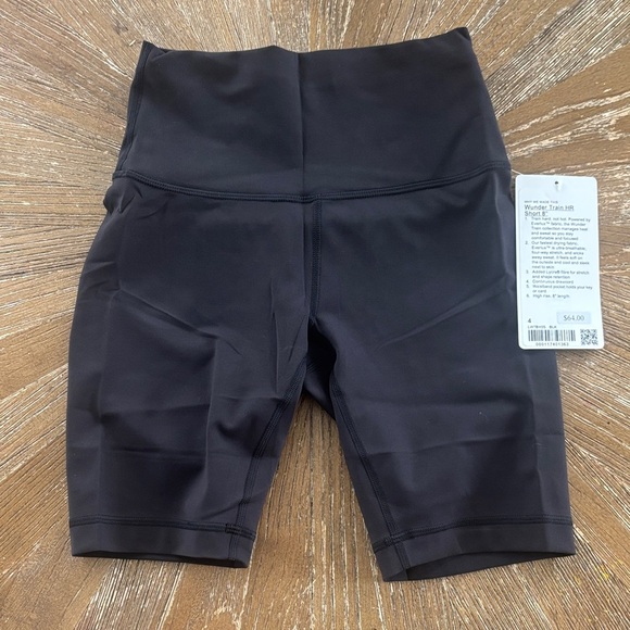Lululemon Black Wunder Train 8 Inch Shorts - Picture 6 of 11